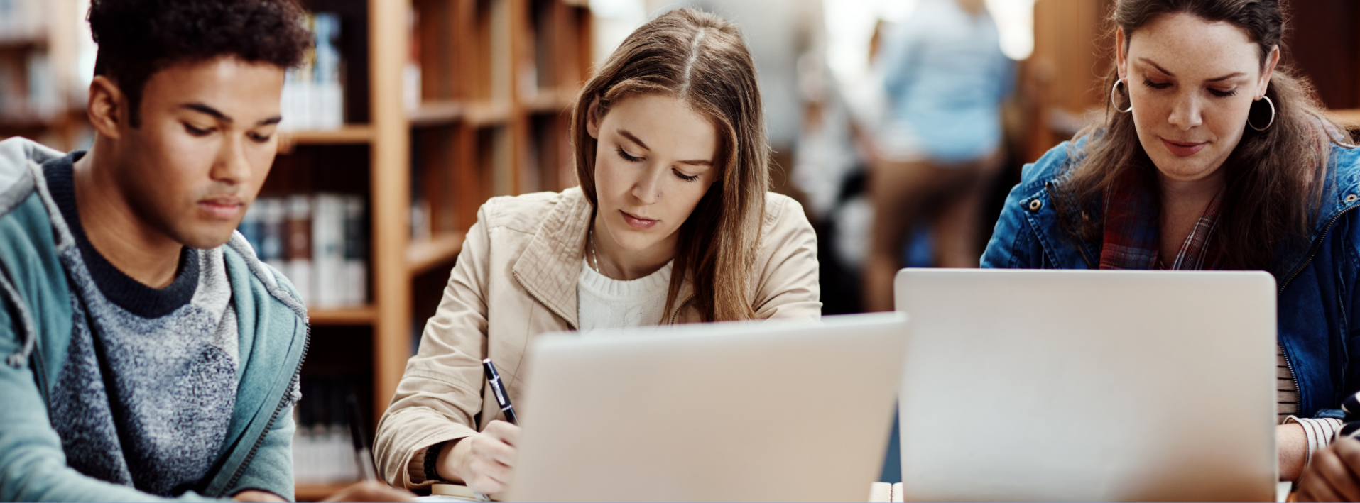 Aprendizaje Continuo: Del Aula Corporativa a Plataformas On-Demand