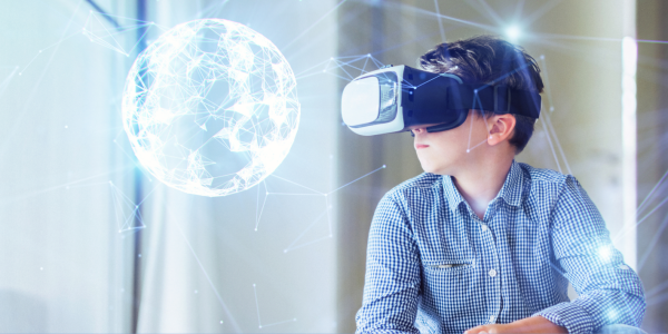 Aulas Inmersivas: Cuando la VR y AR Transforman la Experiencia Educativa